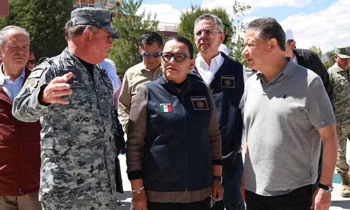 Rosa Icela sobrevoló, junto al gobernador Julio Menchaca, las comunidades de Hidalgo afectadas por las lluvias recientes.