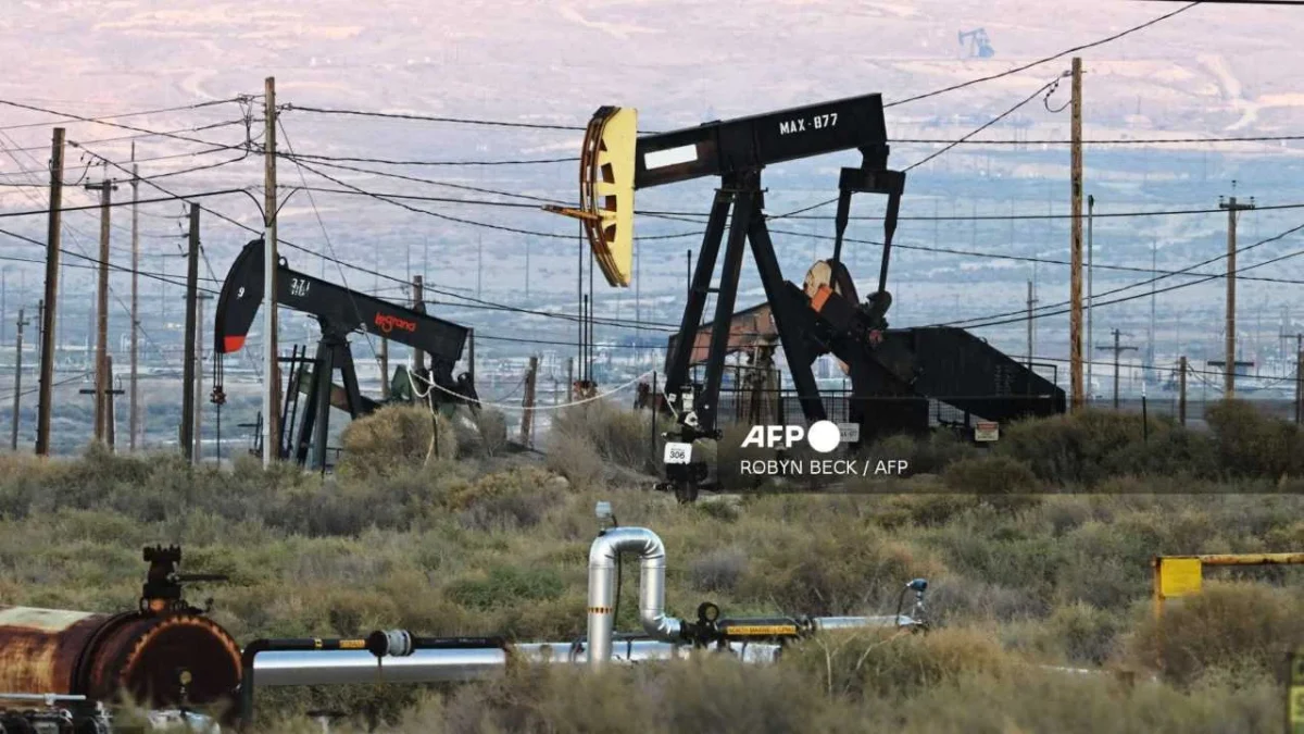 Los precios del petróleo se disparan tras el anuncio de las nuevas sanciones económicas de Estados Unidos a Rusia.