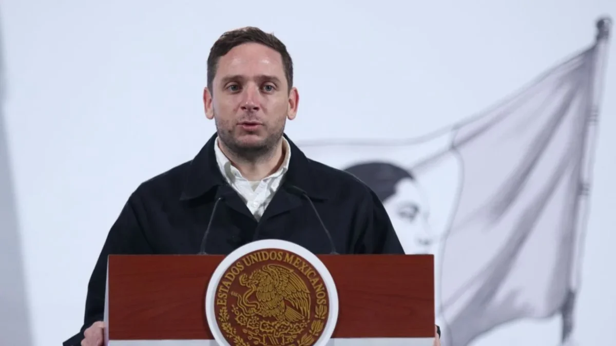 Eduardo Clark, subsecretario de Integración Sectorial y Coordinación de Servicios de Atención Médica, durante su participación en la Conferencia del Pueblo en tema de medicamentos para el sector salud.