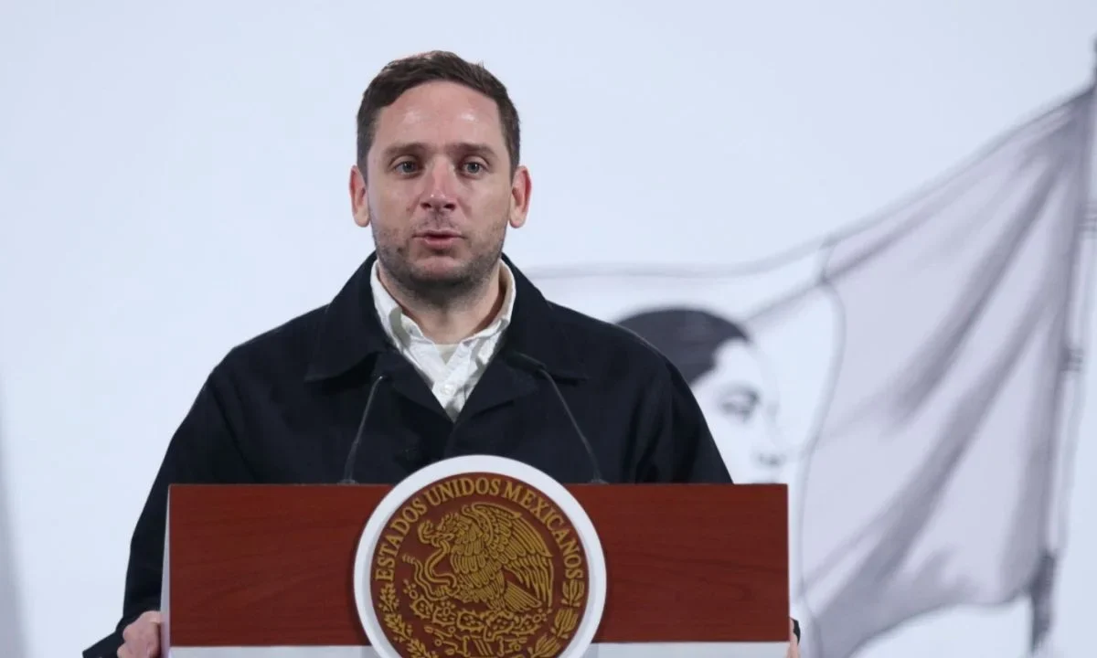 Eduardo Clark, subsecretario de Integración Sectorial y Coordinación de Servicios de Atención Médica, durante su participación en la Conferencia del Pueblo en tema de medicamentos para el sector salud.