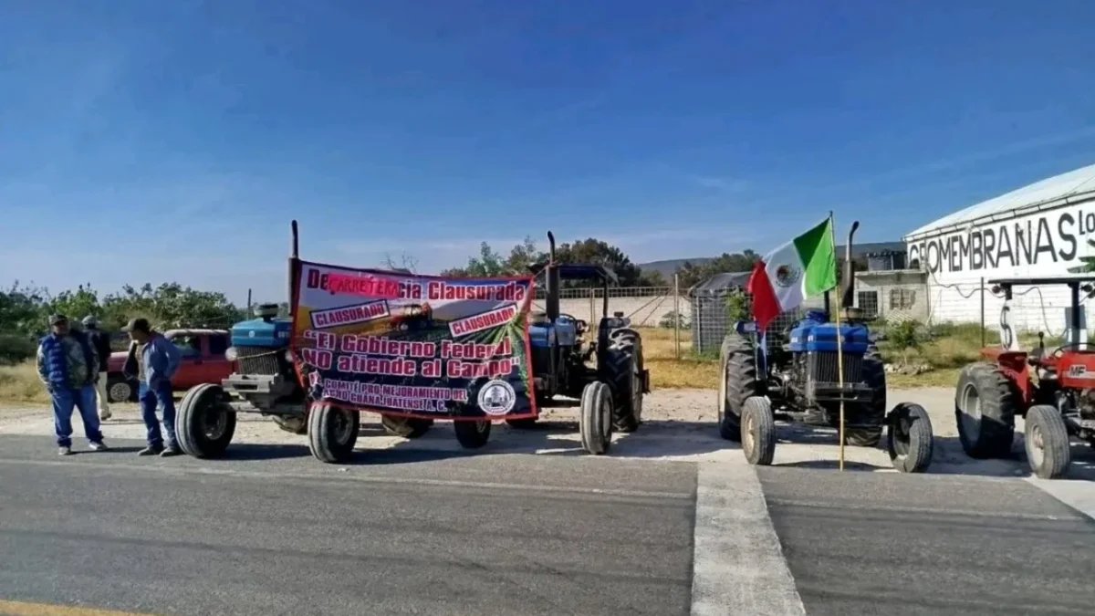 Bloqueos y cierres totales continúan en carreteras de Guanajuato, afectando la movilidad y conexión con otros estados.