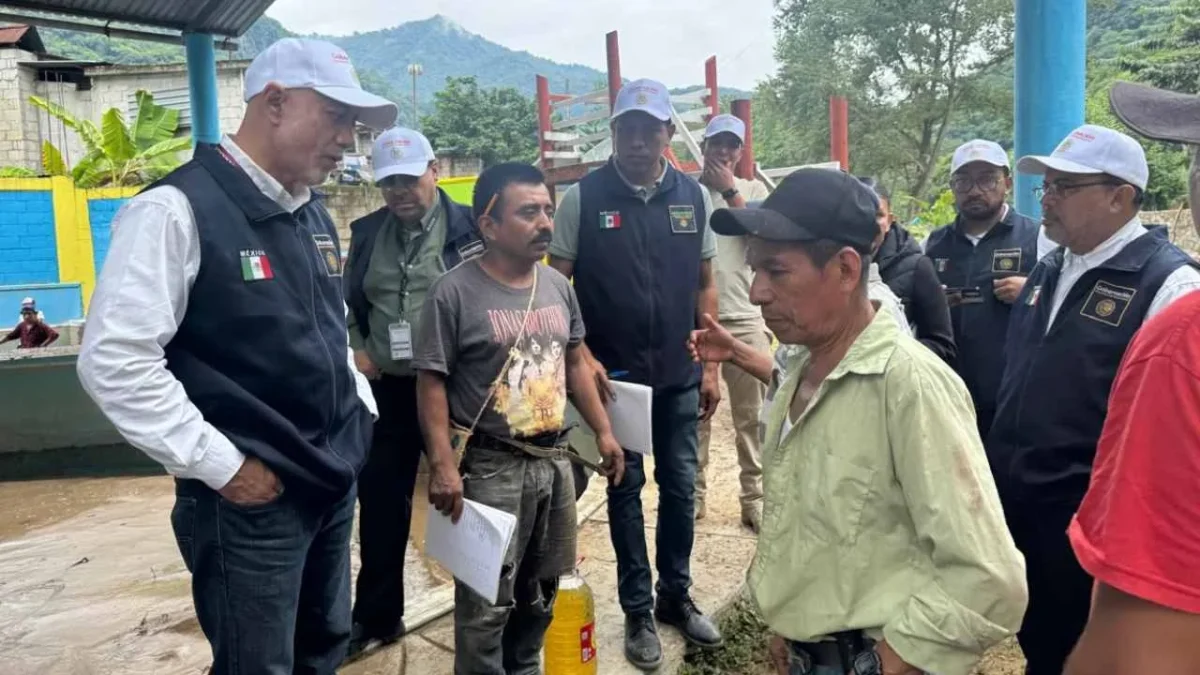 Personal de la Segob se sumó a las labores de apoyo a los damnificados por las lluvias en los estados de Hidalgo y Veracruz.