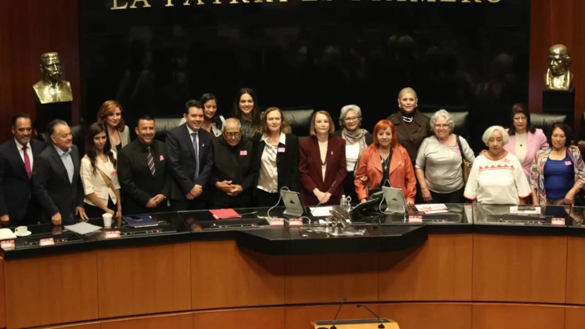El Senado aprueba Ley de Amparo, transitorio desata debate sobre retroactividad.
