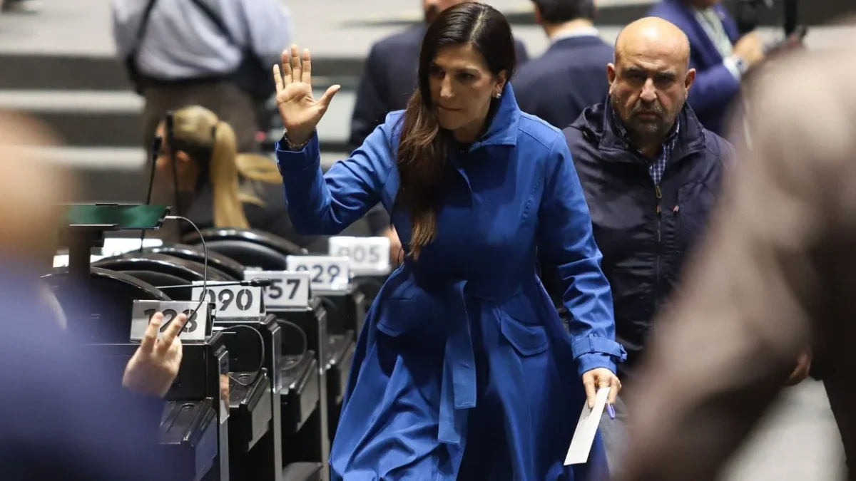 Kenia López Rabadán en la Cámara de Diputados
