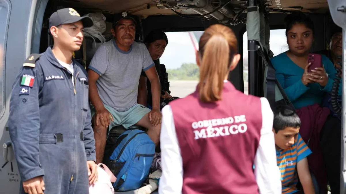 Claudia Sheinbaum visitó Poza Rica, en donde habló con las familias damnificadas por las intensas lluvias.