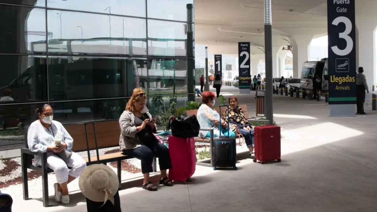 La Secretaría de Infraestructura, Comunicaciones y Transportes (SICT) negó autorización a apps de transporte en aeropuertos del país.