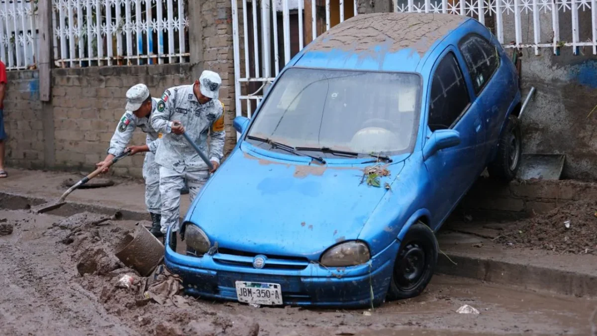 Siguen las labores de limpieza tras inundaciones en Tototlán