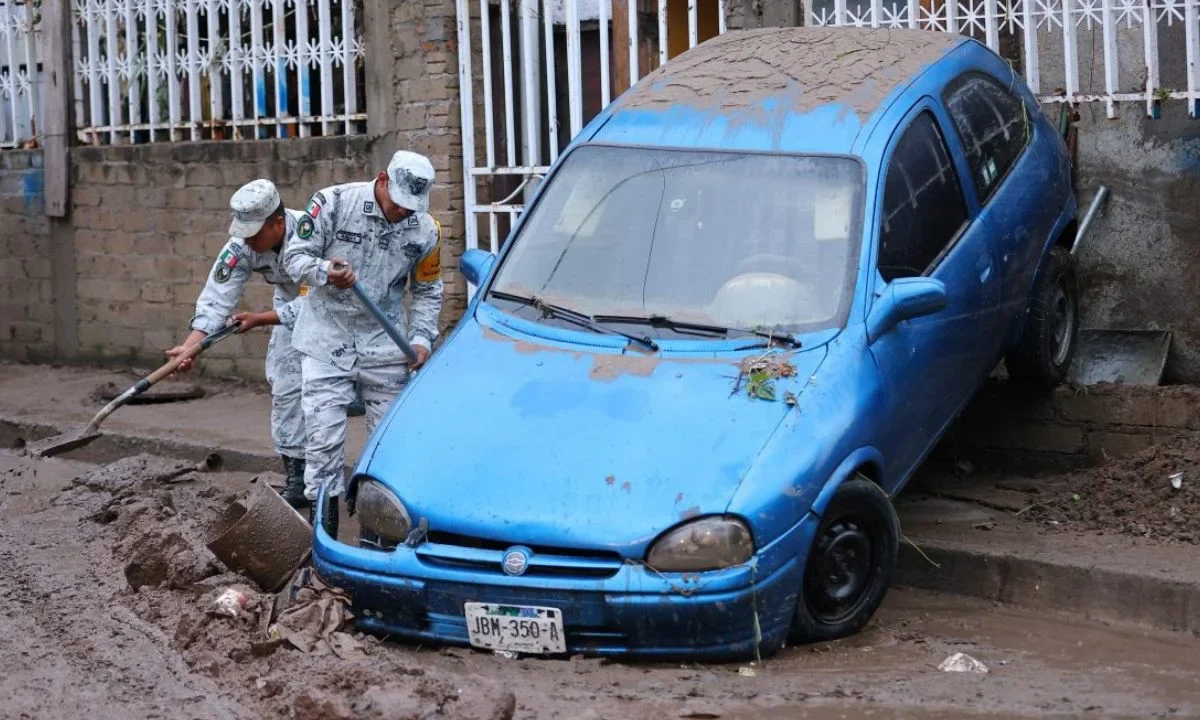 Siguen las labores de limpieza tras inundaciones en Tototlán