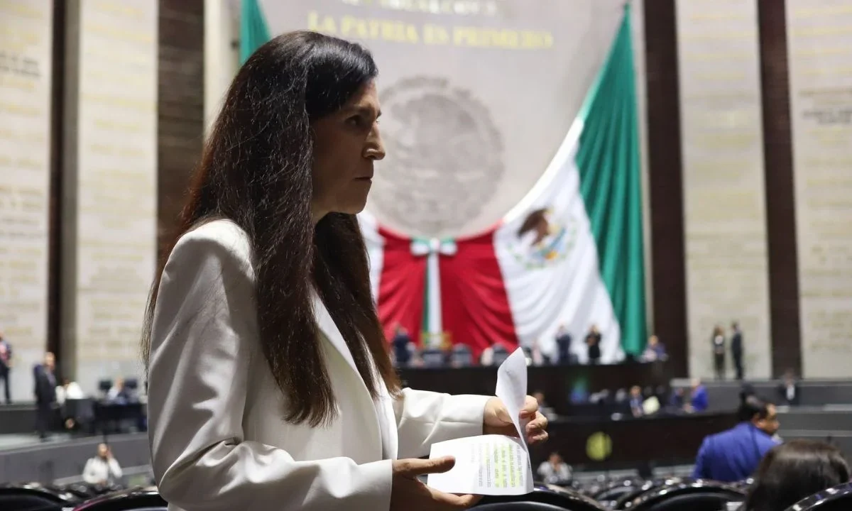 Kenia López Rabadán, presidenta de la Cámara de Diputados, explicó que no se ha integrado el Comité de Ética..