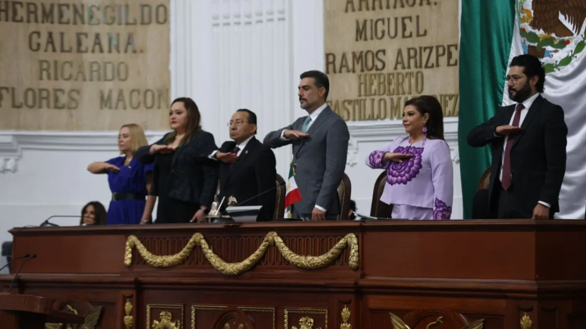 Ante legisladores, alcaldes e invitados especiales, la jefa de Gobierno, Clara Brugada, anunció la entrega de nuevas iniciativas de ley para mejorar la vida de mujeres.