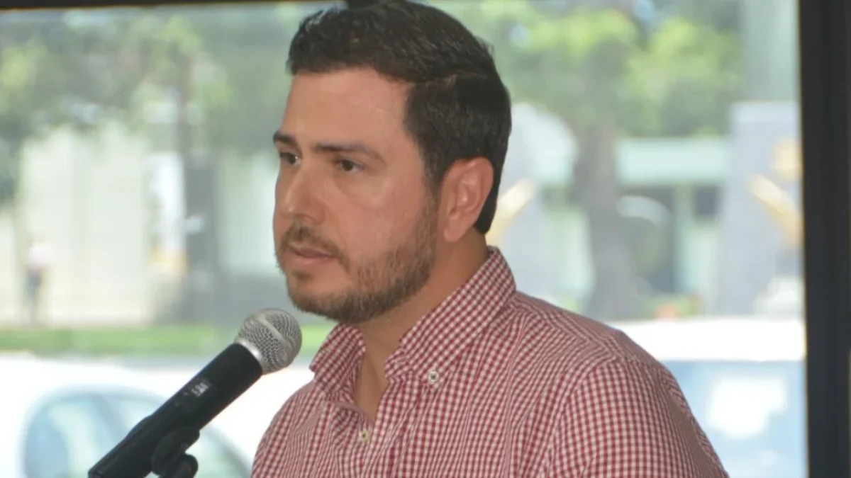 El empresario citrícola Bernardo Bravo llegó sin escoltas al Tianguis Limonero, según confirmó la SSPC.