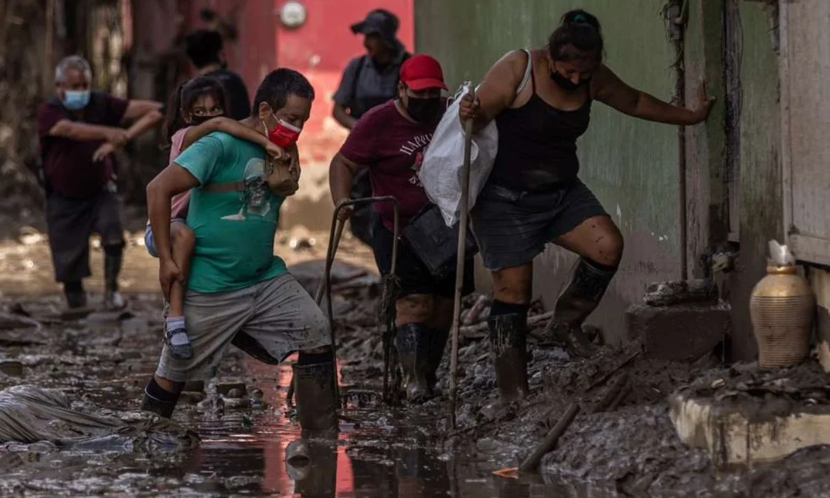 La suspensión de clases de todos los niveles en municipios de Veracruz se mantendrá mientras avanzan los trabajos de reconstrucción.