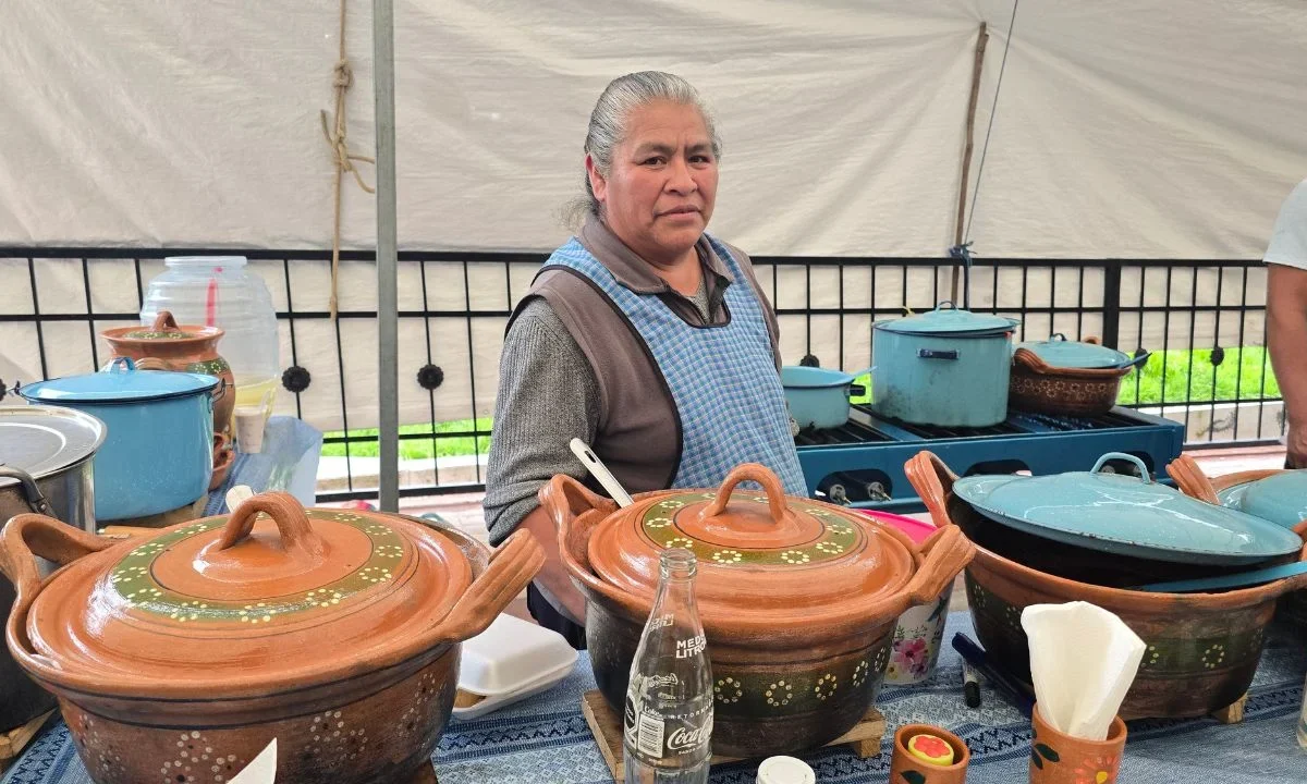 Teodora Pérez Zacarías ha convertido los sabores tradicionales de San Andrés Tenextatiloyan en un símbolo de identidad y orgullo local.