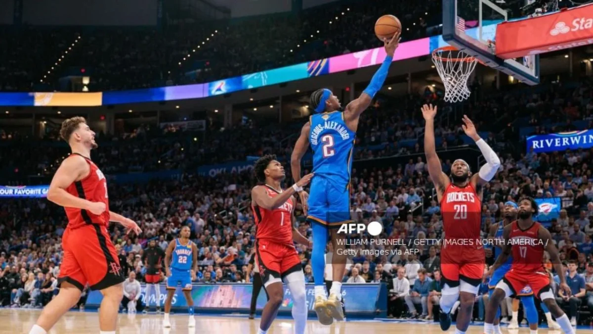 La NBA inició su temporada regular 2025-2026, y Oklahoma City Thunder remontó a los Houston Rockets en doble tiempo extra.