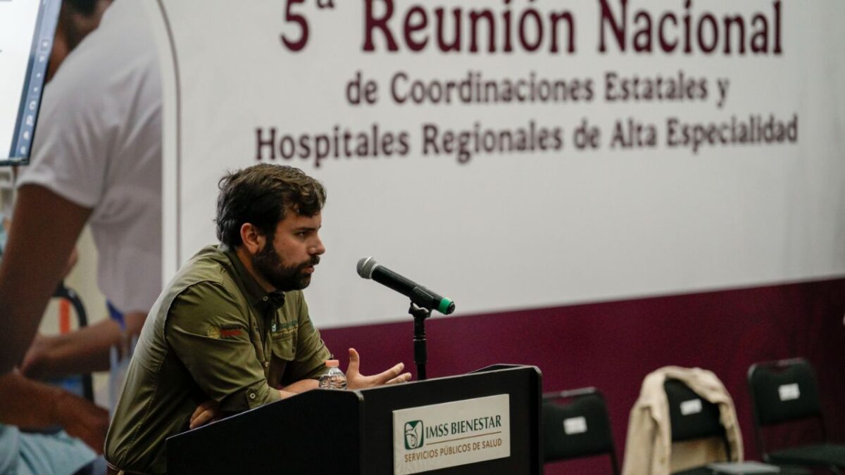 Alejandro Svarch informó que el abasto de medicamentos en el IMSS Bienestar alcanzó dicho nivel gracias al trabajo de las Rutas de la Salud.