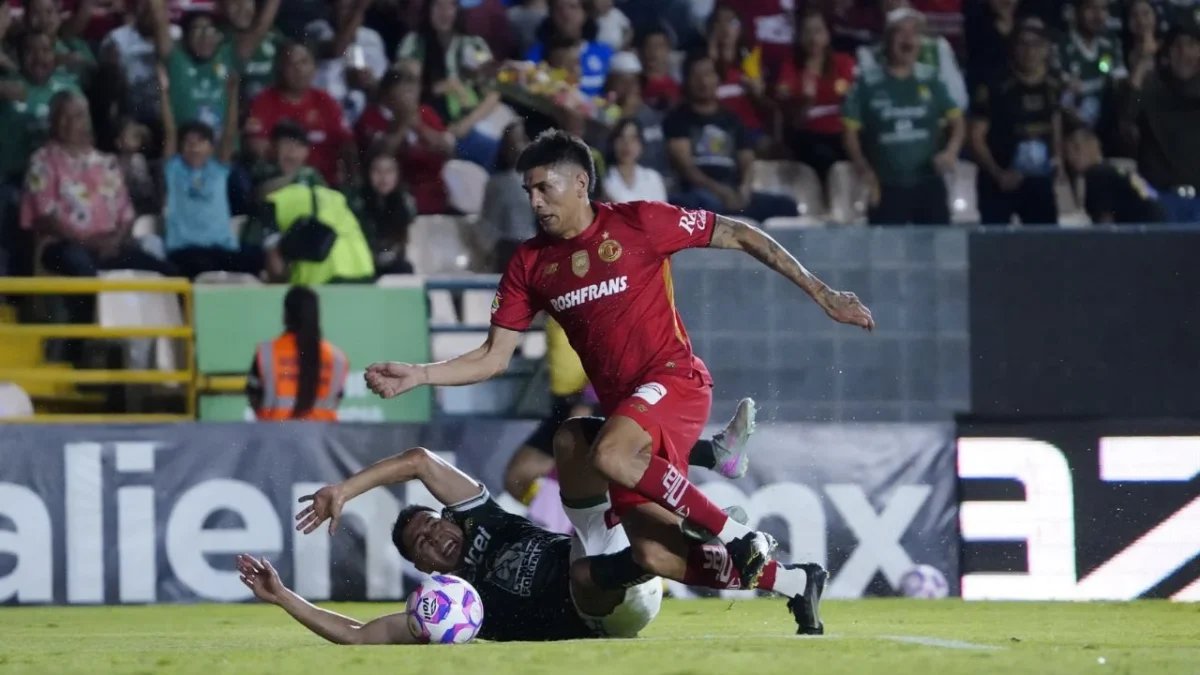 El actual campeón de la Liga, Toluca, hizo sufrir el León en su propia cancha con cuatro goles de los que no pudo recuperarse en Jornada 12.