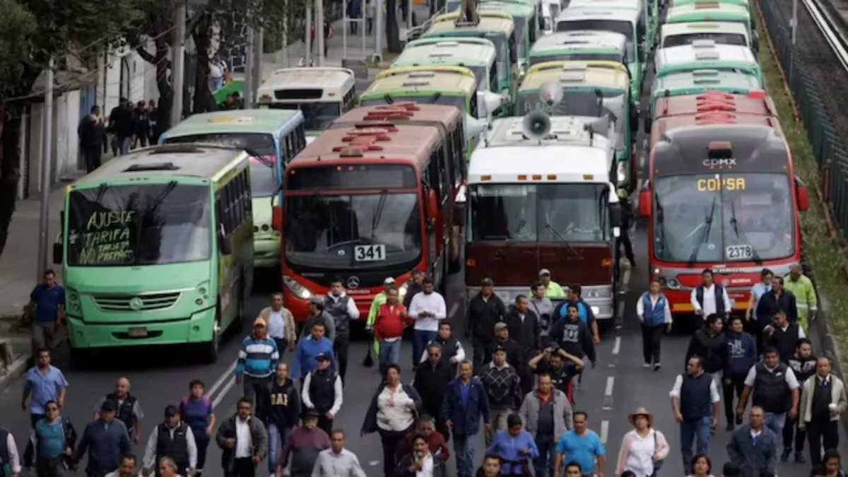 Miles de unidades participarán en el megabloqueo de transportistas en la CDMX, afectando avenidas como Reforma, Insurgentes y Periférico.