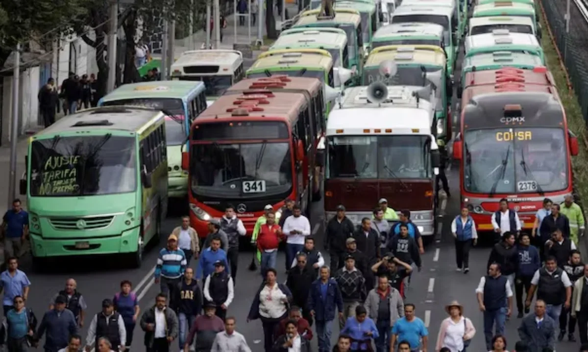 Miles de unidades participarán en el megabloqueo de transportistas en la CDMX, afectando avenidas como Reforma, Insurgentes y Periférico.