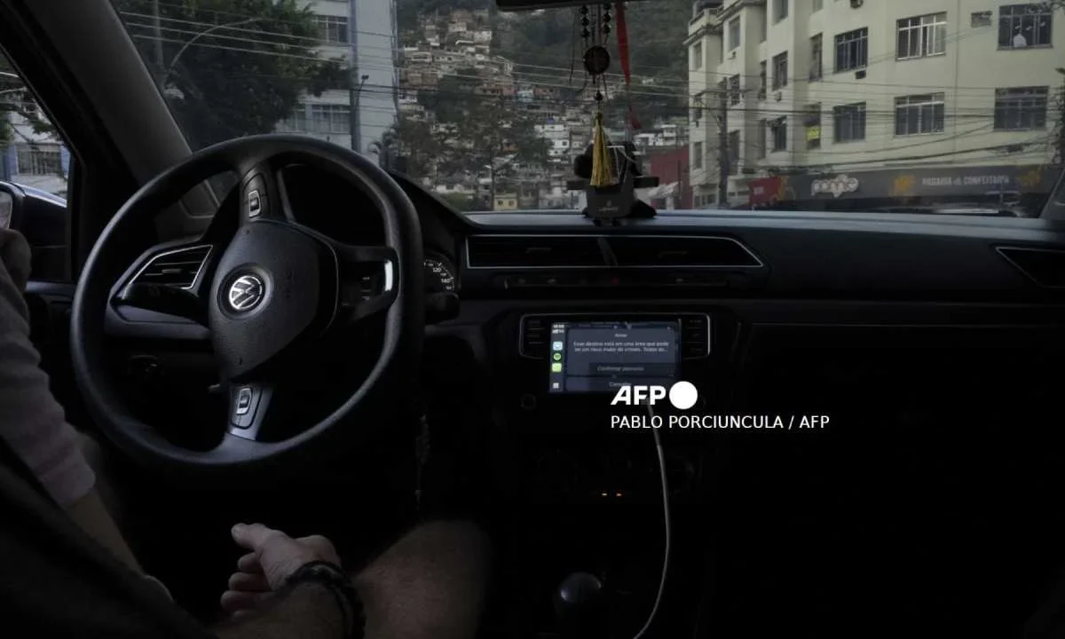 Uber y Nvidia desplegarán 100 mil nuevos taxis autónomos para el 2027.