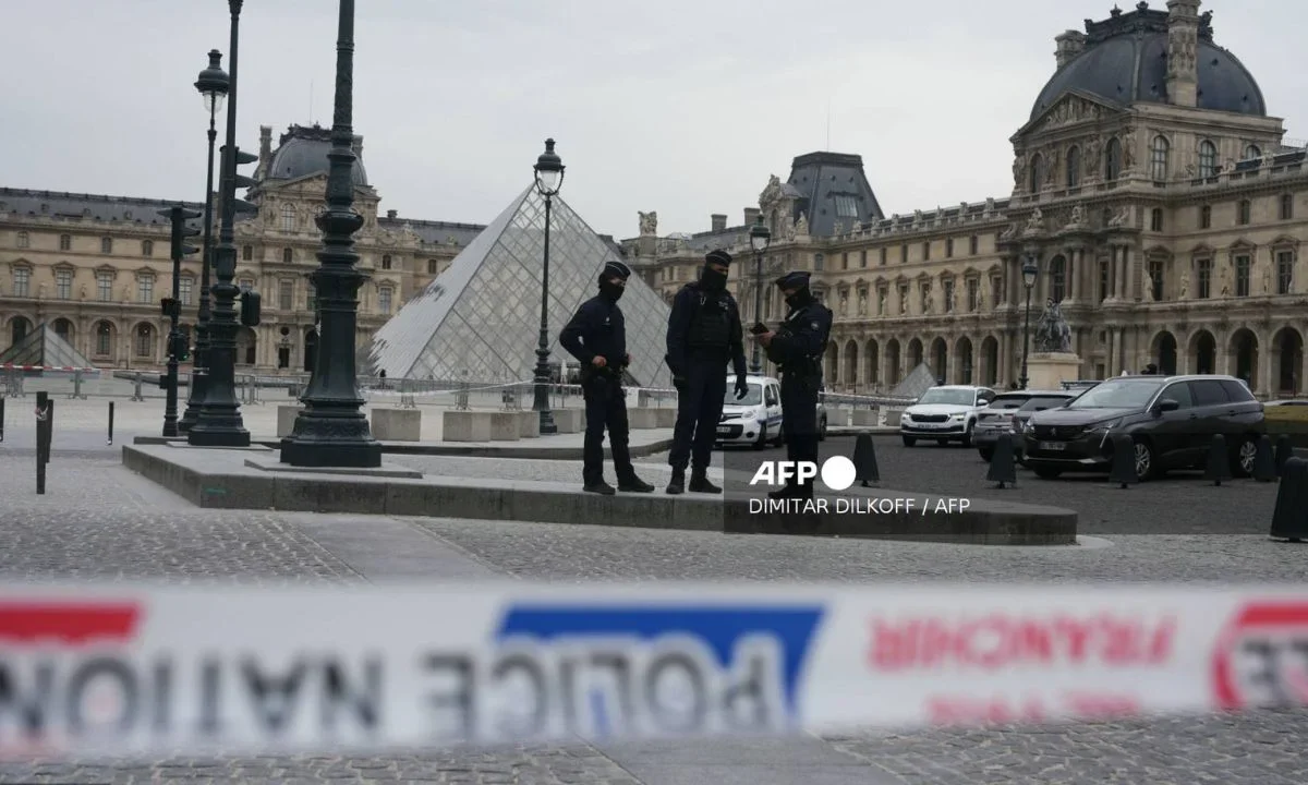 La procuradora Laurie Beccuau precisó que los ladrones del Louvre "no ganarán" el valor de las joyas "si tienen la pésima idea de fundirlas".