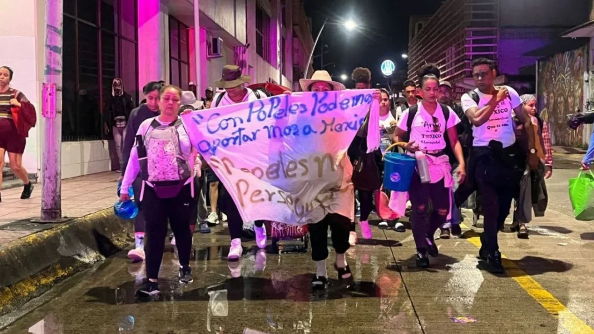 Una nueva caravana migrante partió del sur de México rumbo a CDMX, para exigir papeles que les permitan regularizar su situación.
