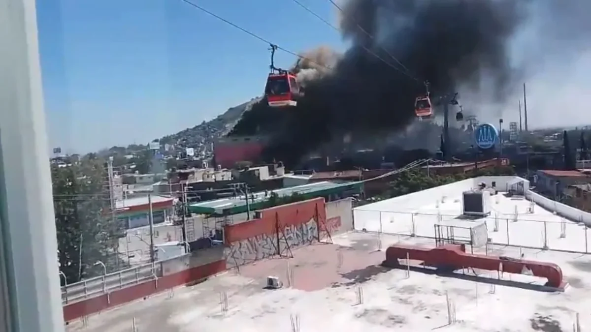 Incendio en fábrica de colchones moviliza a bomberos en Ecatepec