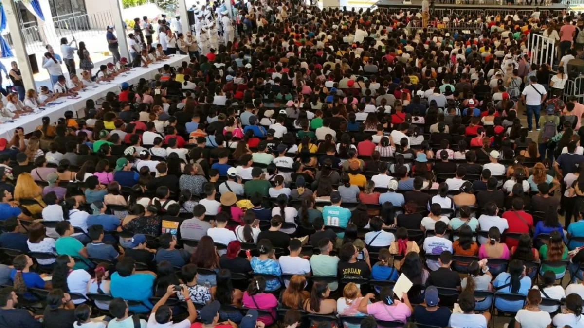 Anuncian nueva beca en Michoacán 'Gertrudis Bocanegra' y una inversión de 6 mil 300 mdp