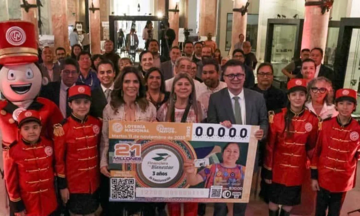 Con billete de Lotería celebran 3er aniversario de FINABIEN