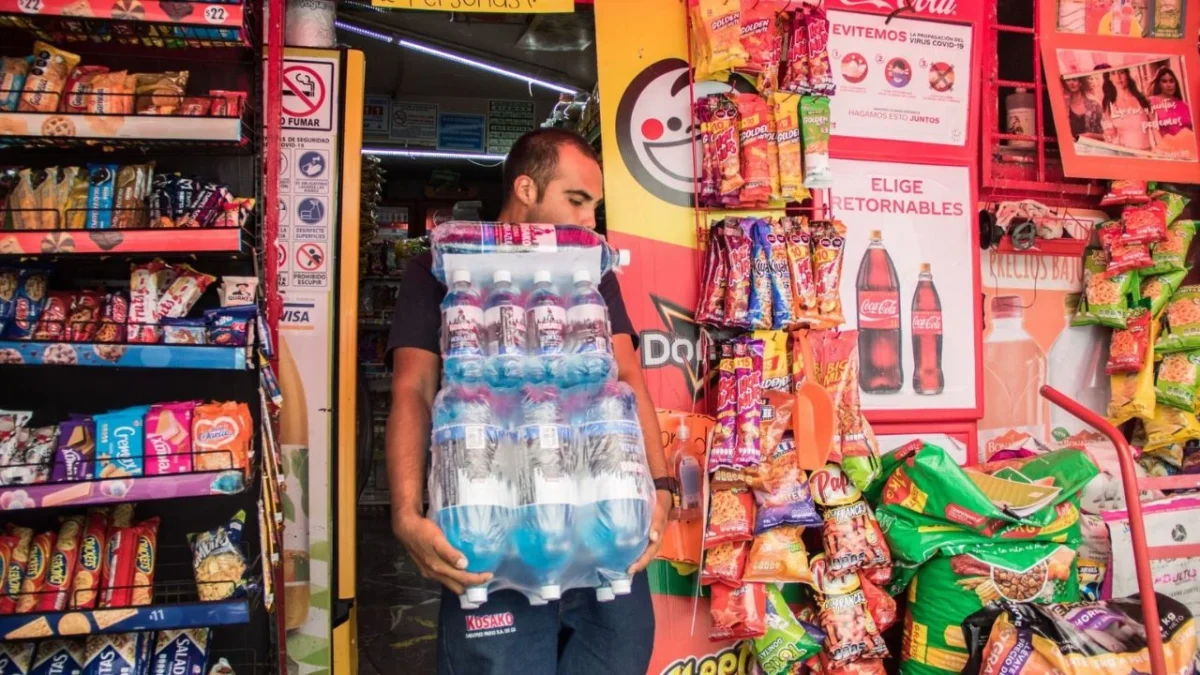 Dieta. La medida busca desincentivar el consumo de comida chatarrra como: bebidas alcohólicas, energizantes, refrescos, botanas, tabaco y demás productos ultraprocesados.