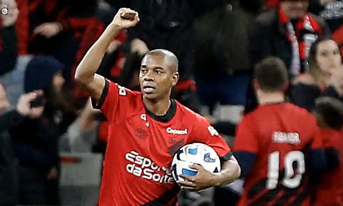 Fernandinho Athletico Paranaense Mancheser City