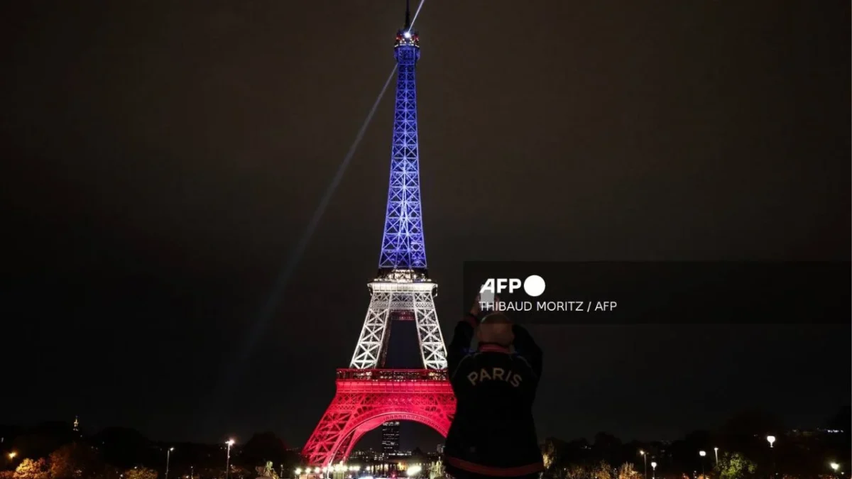 Francia rinde homenaje a las víctimas de los atentados yihadistas de París