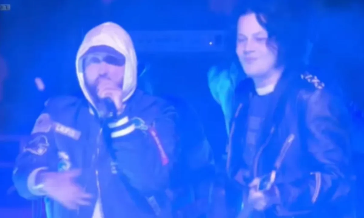 Jack White y Eminem dan sorpresivo show de medio tiempo en partido de Detroit de NFL
