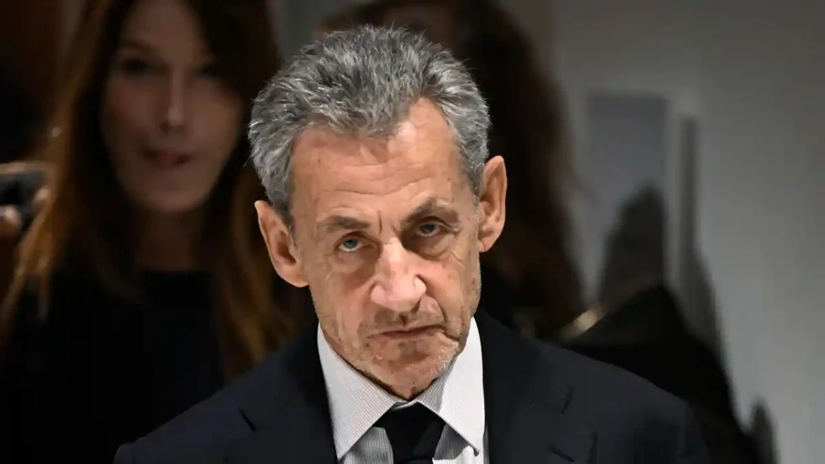 Nicolas Sarkozy sale de prisión