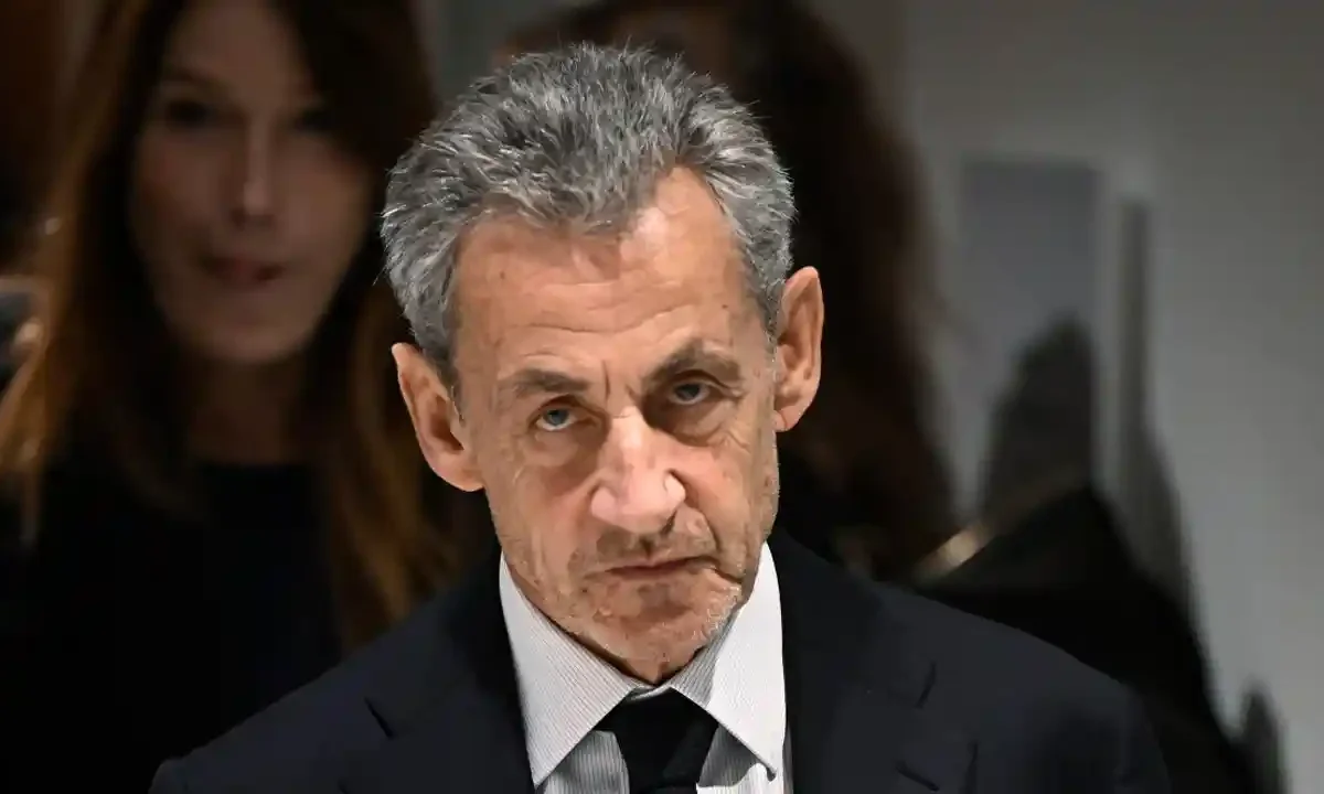 Nicolas Sarkozy sale de prisión