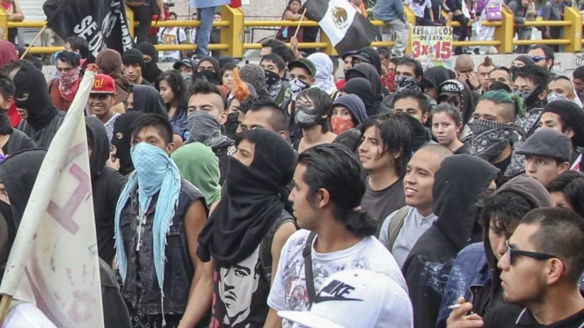 Policía de la SSC en rehabilitación por quemaduras en marcha del 2 de octubre
