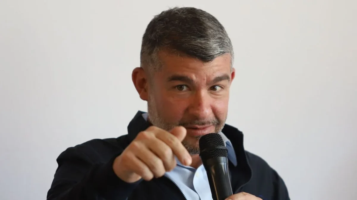 Por cambio de salón, Mauricio Tabe omite comparecencia en Congreso CDMX