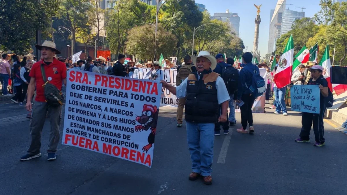 La vanguardia de la marcha de la llamada Generación Z se alista para partir hacia el Zócalo