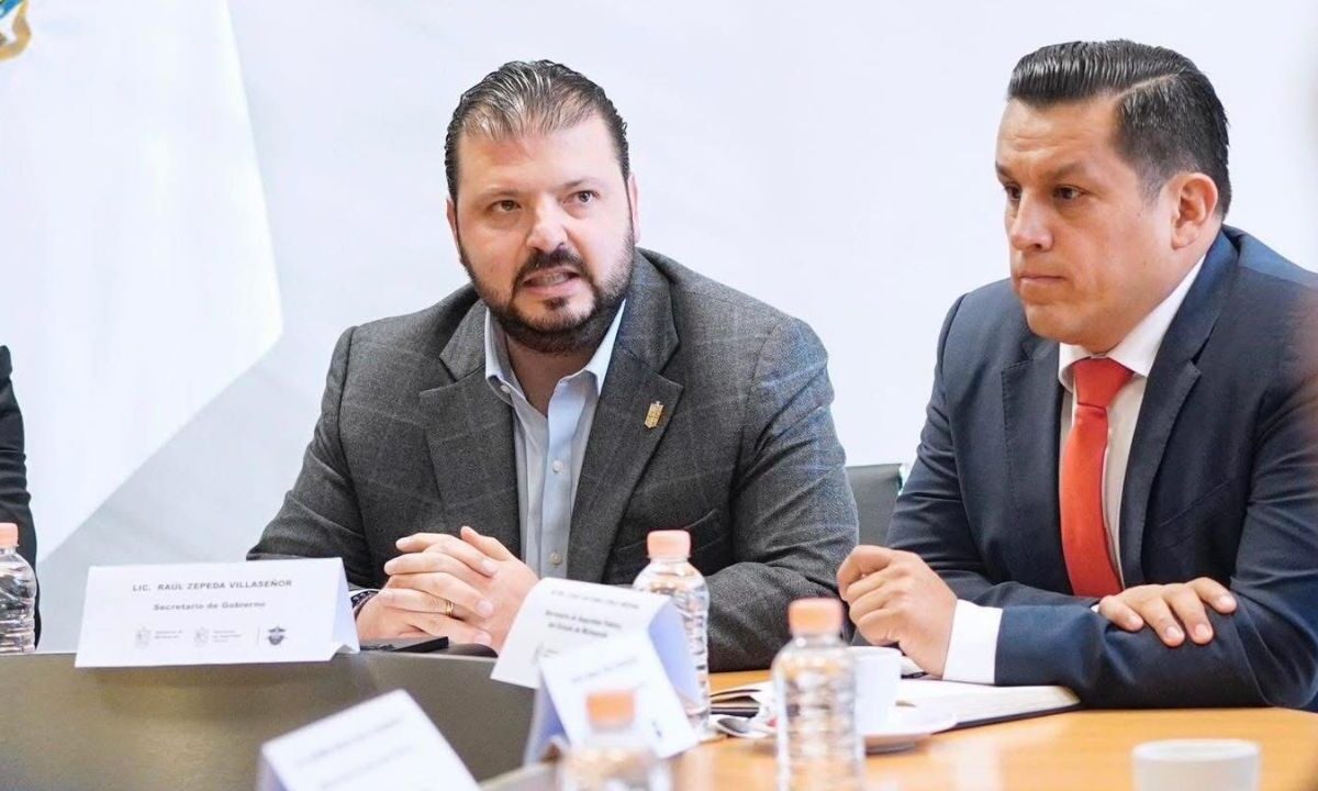 Dos presuntos delincuentes perdieron la vida tras un operativo en Michoacán, lo que provocó que se desataran actos vandálicos en la entidad.