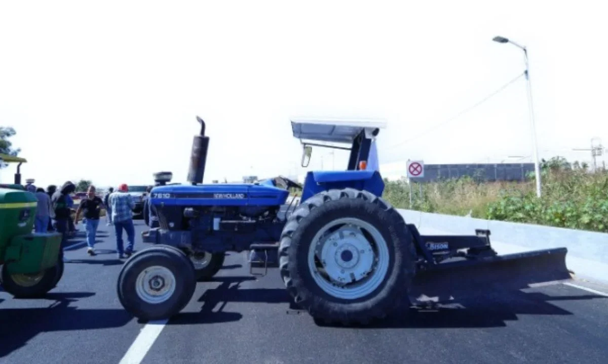 Agricultores, tractor