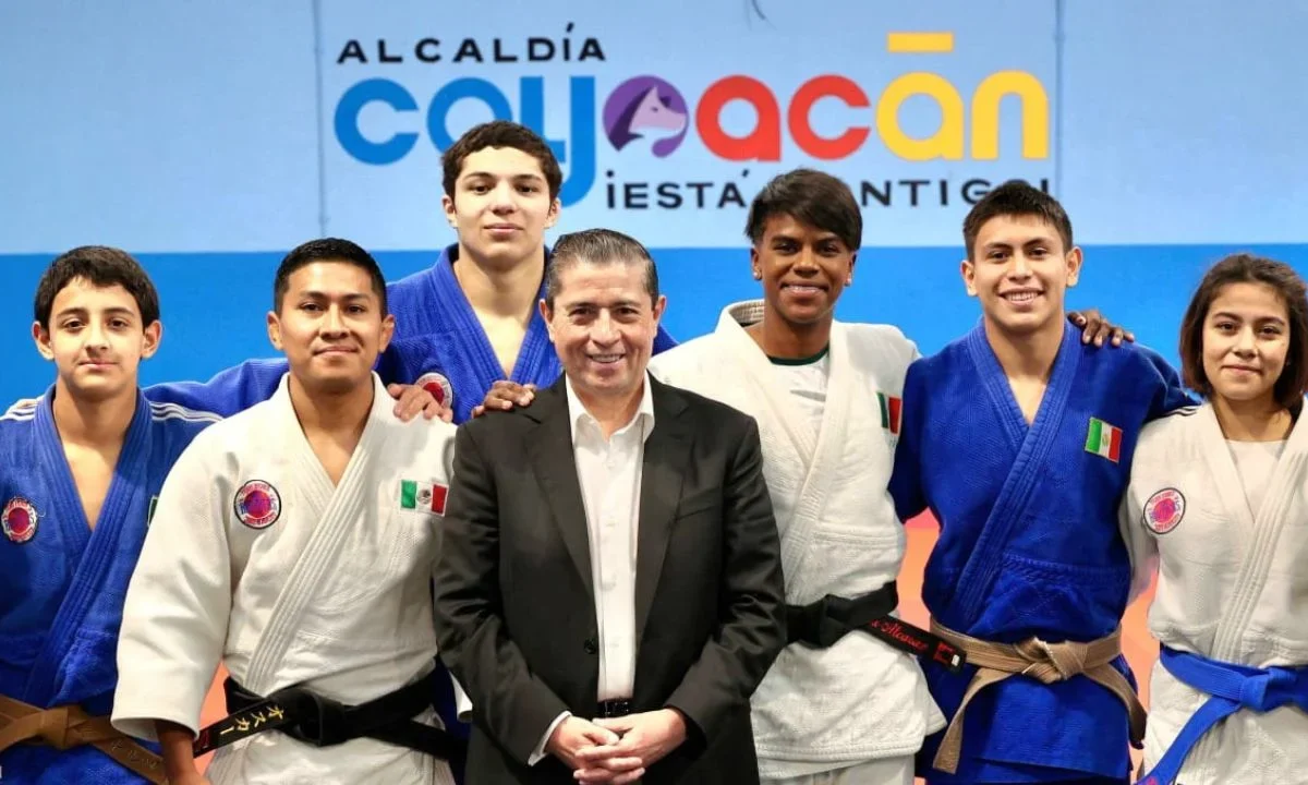 El alcalde Giovani Gutiérrez y la medallista olímpica Prisca Awiti inauguraron un dojo en la alcaldía Coyoacán.