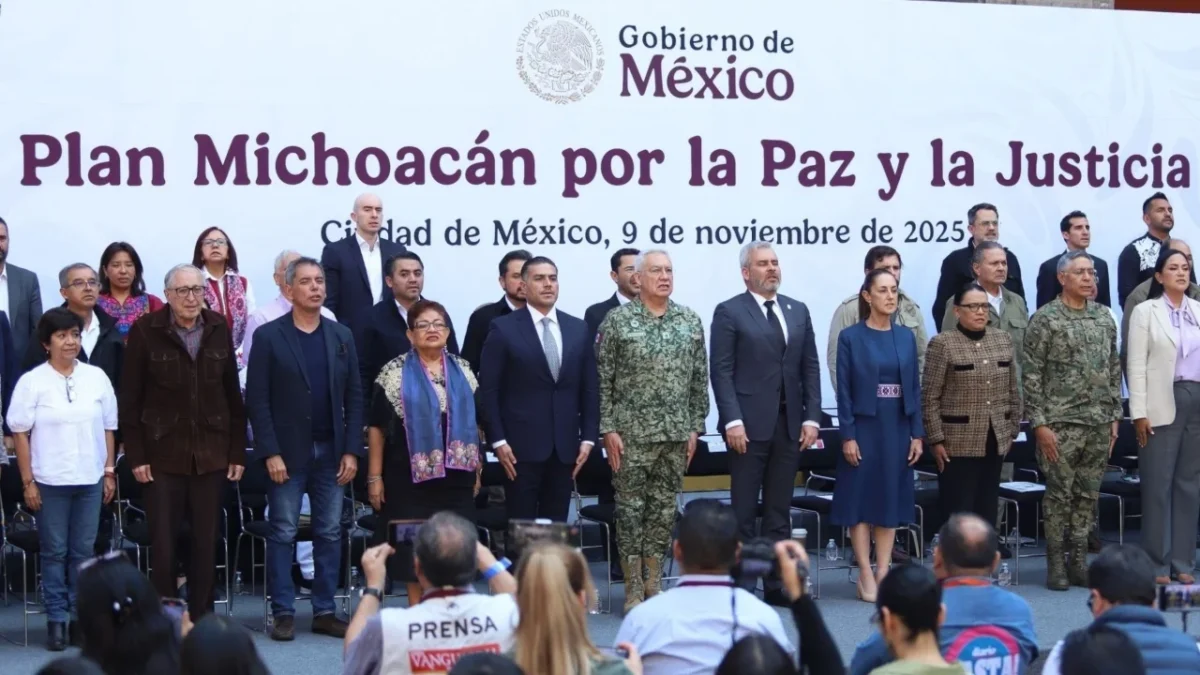 Claudia Sheinbaum busca destinar fondos del presupuesto federal a infraestructura y apoyo estudiantil en Michoacán mediante el Plan Michoacán.