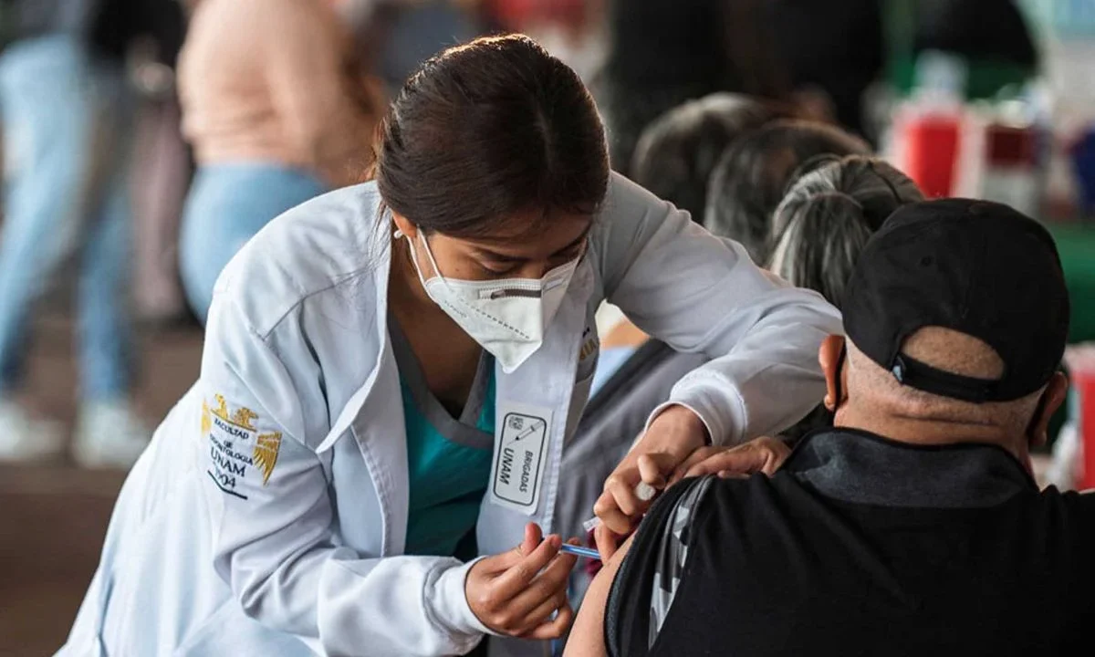 El centro de vacunación se abrirá en el estacionamiento 3 del Estadio Olímpico Universitario de la UNAM y permanecerá abierto hasta el 14 de noviembre.