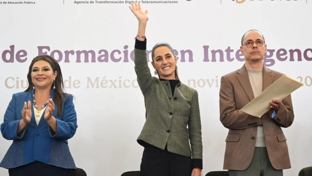 La presidenta Claudia Sheinbaum presentó el nuevo Centro Público de Formación en Inteligencia Artificial ante estudiantes del Tecnológico de Tláhuac.