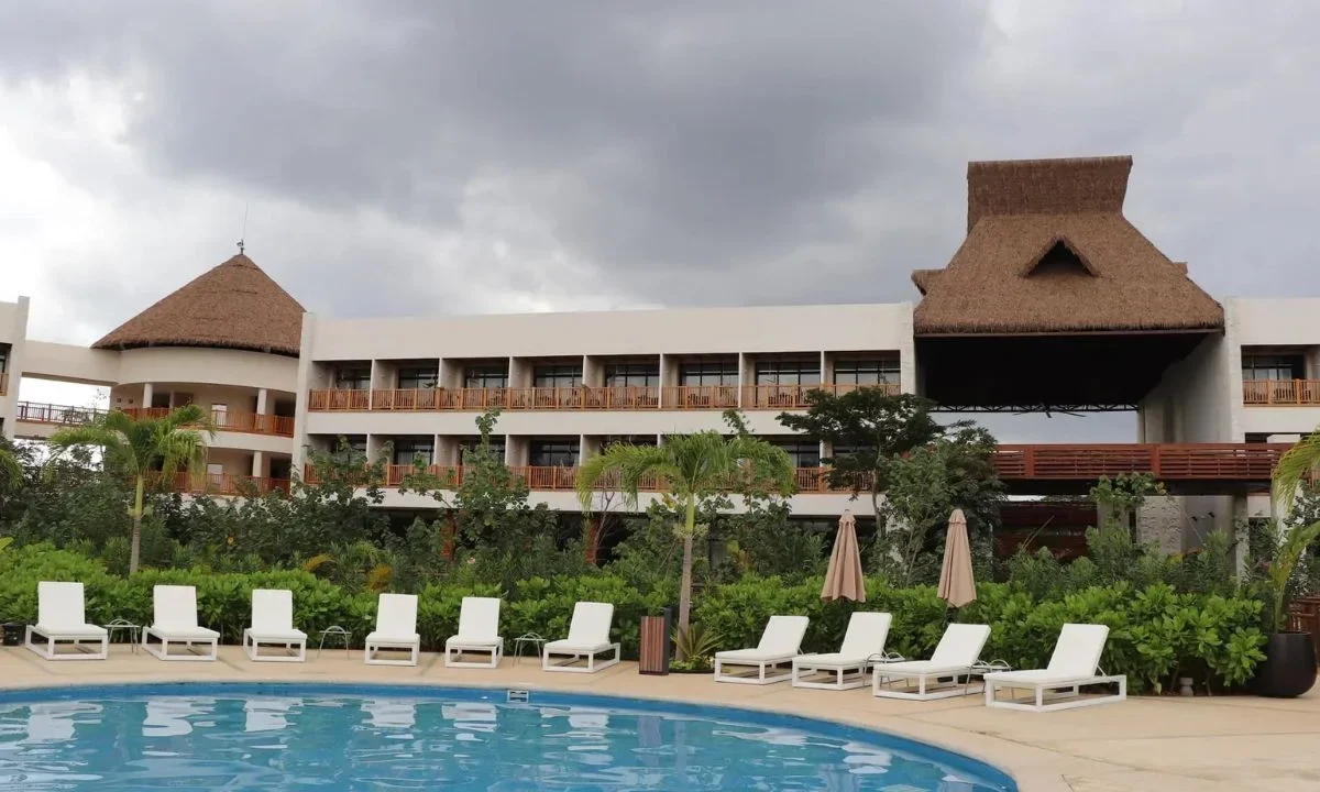 Anuncian cierre temporal del Hotel Mundo Maya Edzná en Campeche