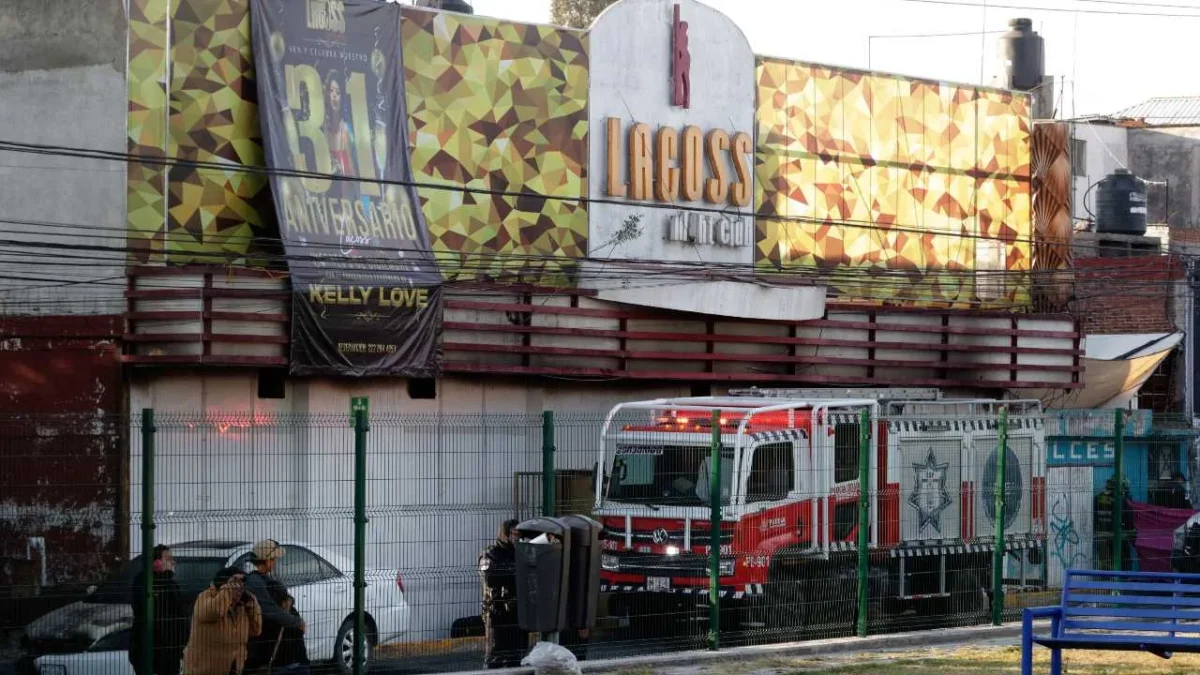 Ataque en el bar Lacoss, en Puebla capital, dejó un saldo de cinco personas sin vida y nueve intoxicados.