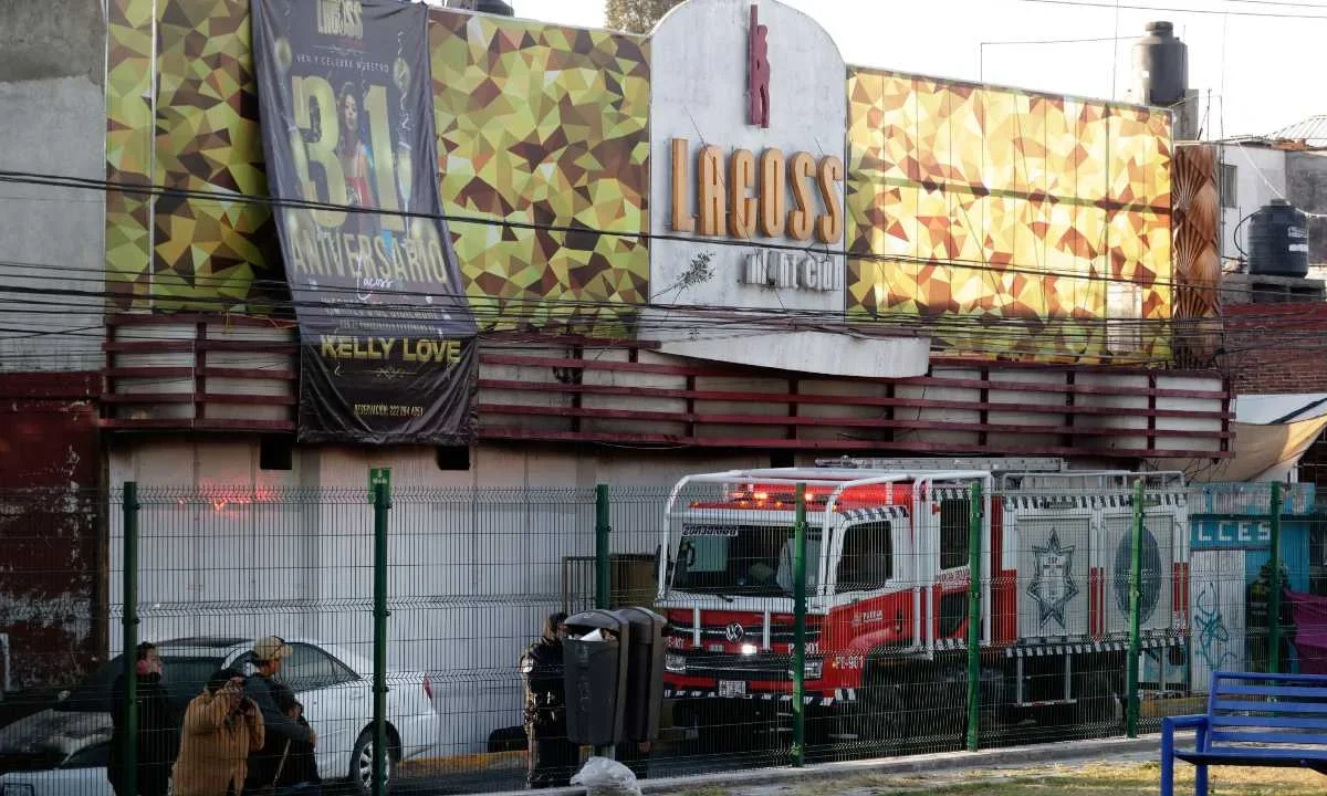 Ataque en el bar Lacoss, en Puebla capital, dejó un saldo de cinco personas sin vida y nueve intoxicados.