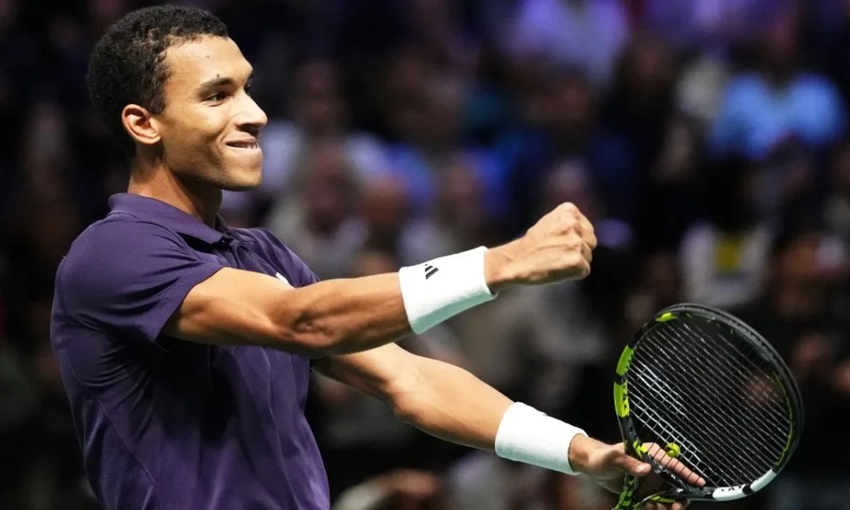 Felix Auger-Aliassime en la semifinal del Masters 1000 de París