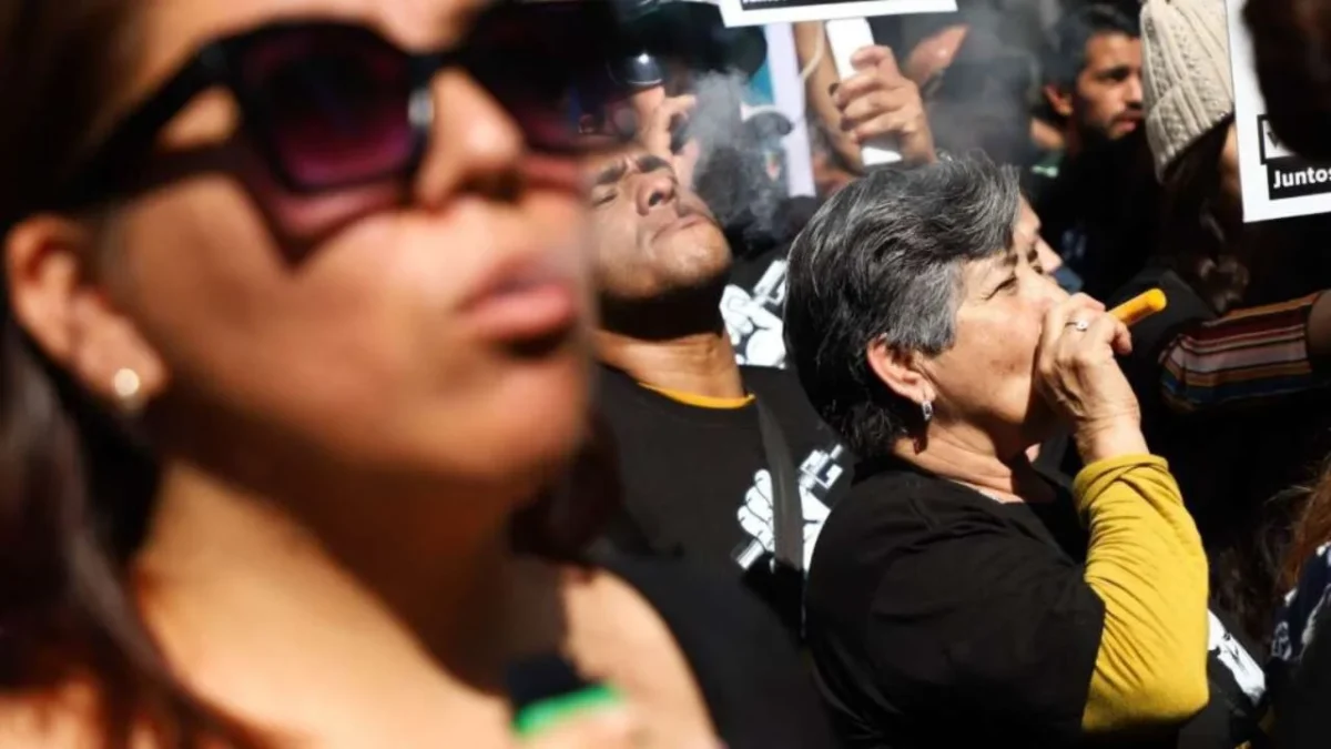La Comisión de Salud avaló, en lo general y en lo particular, la prohibición total en vapeadores y cigarrillos electrónicos.