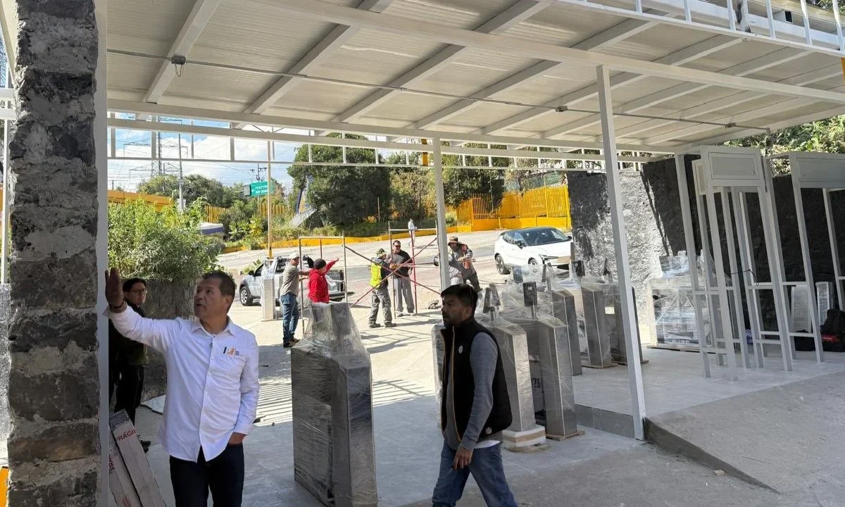 En el CCH Sur continúa la instalación de torniquetes con detección biométrica y detectores de metales en los accesos principales.