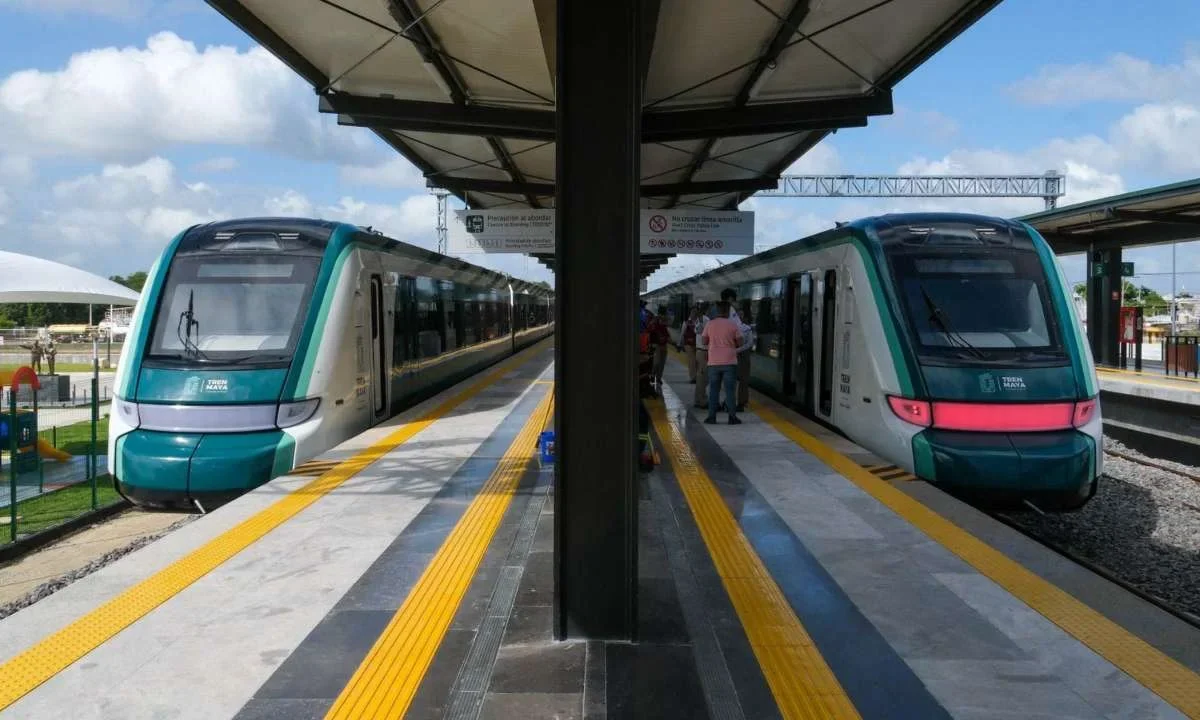 Claudia Sheinbaum prometió que con la puesta en marcha del Tren Maya de carga bajarán los precios de la gasolina en el sureste.